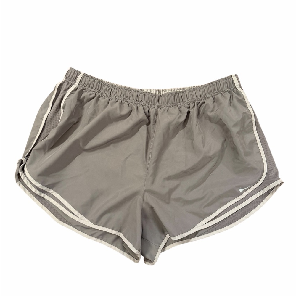 Women’s Nike Dri-Fit athletic sports shorts, Size 2X. Walking or running shorts!